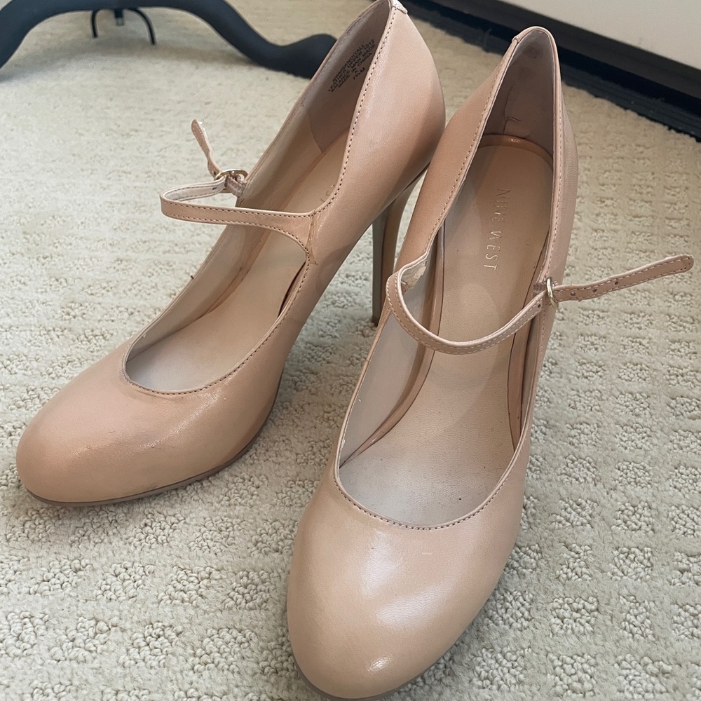 Nine West Tan Mary Jane Heels